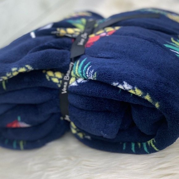 Vera Bradley Plush Throw Blanket in Fleece Toucan Party Oversized 80" x 50" NWT - Picture 2 of 6